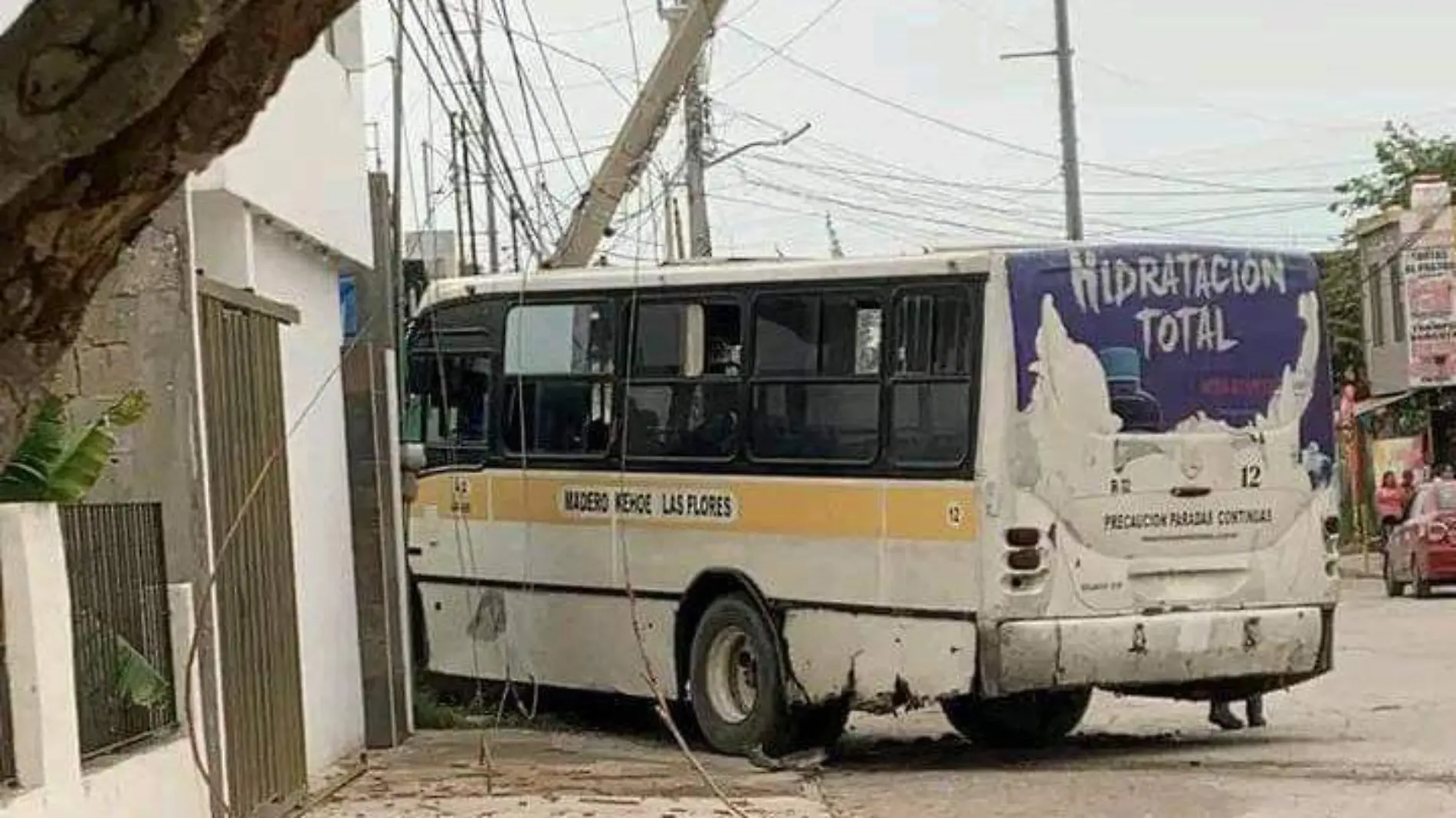 Choque de microbús deja múltiples heridos en la colonia Heriberto Kehoe de Ciudad Madero Cruz Roja delegación Zona Sur (1)